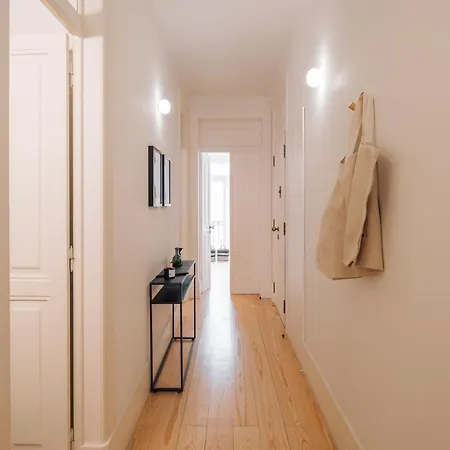 Apartment Algarve - 2 Bedrooms In Santos Lisbon