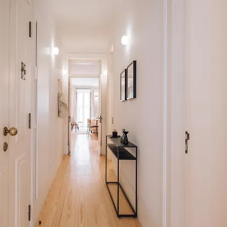 Algarve - 2 Bedrooms In Santos Lisbon