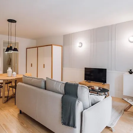 Apartment Algarve - 2 Bedrooms In Santos Lisbon